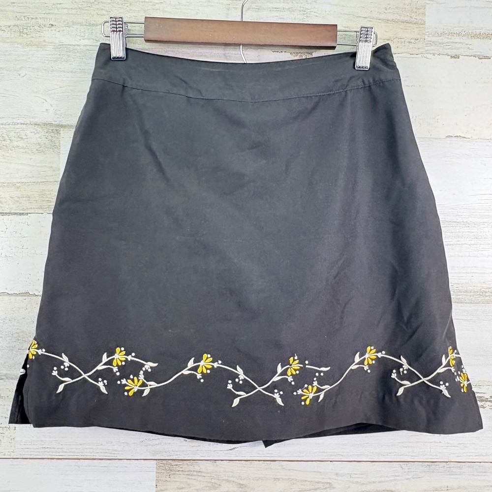 IZOD Skort Gray Embroidered Floral Black Mini Skirt Shorts Ladies Golf Size 8‎